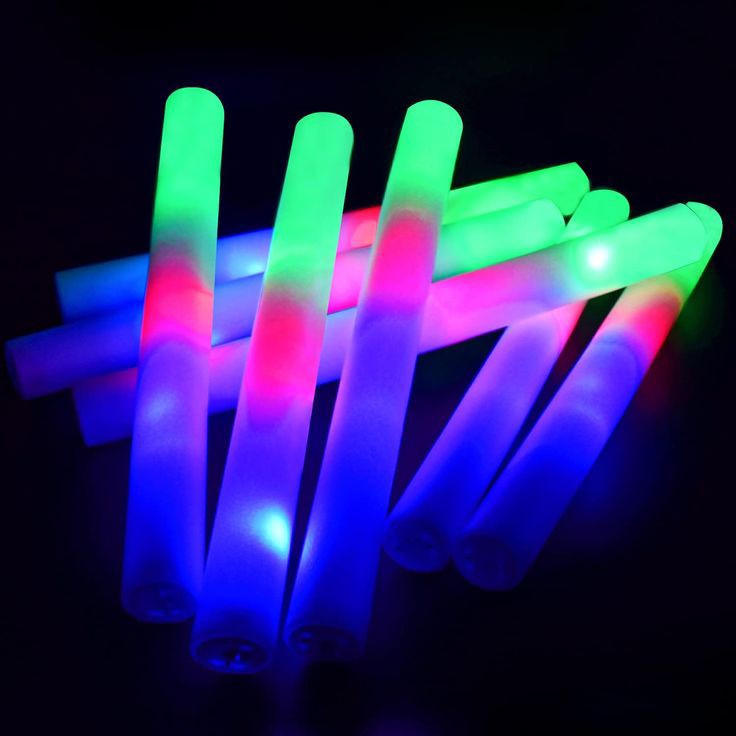 green-glow-stick-party-dance