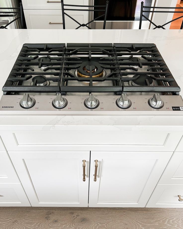 wipe-down-your-oven-and-stoves-spring-cleaning-tips