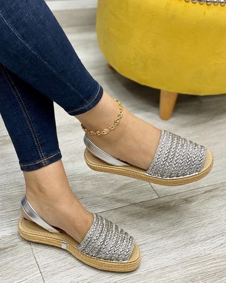 flats-or-espadrilles-spring-fashion-accessories