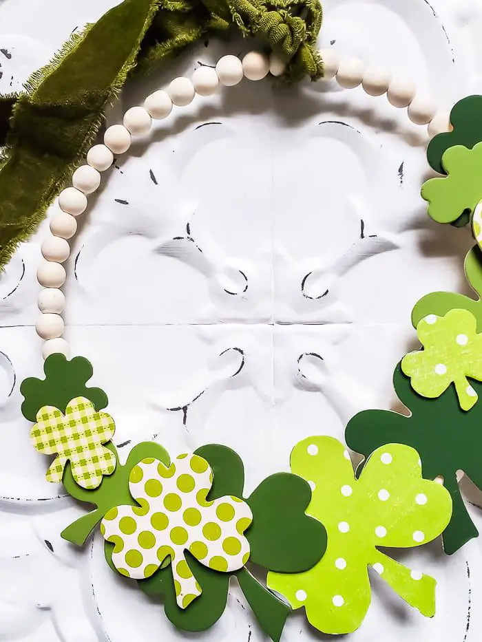 diy-shamrock-crafts-session-st-patrick-day-office-ideas