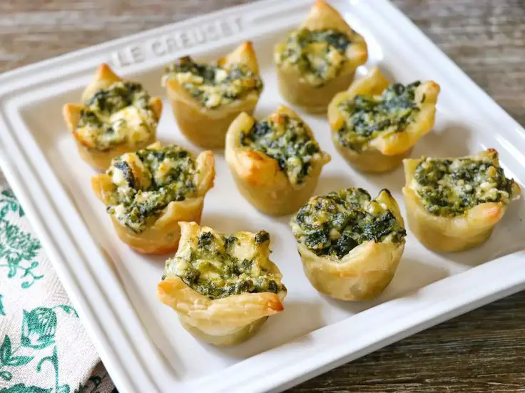 spinach-and-feta-puff-pastry-bites-st-patrick's-day-themed-snacks