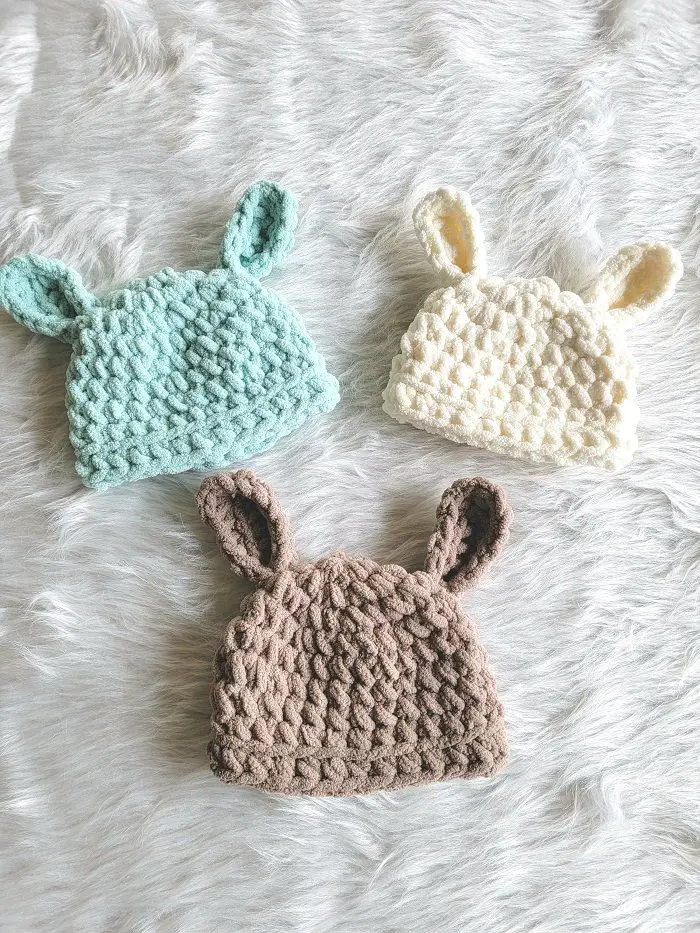 crocheted-baby-hats-diy-baby-shower-gifts