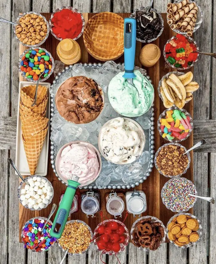 ice-cream-bar-spring-picnic-ideas