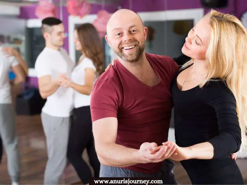 couples-dancing-together-as-one-of the-anniversary-day-ideas