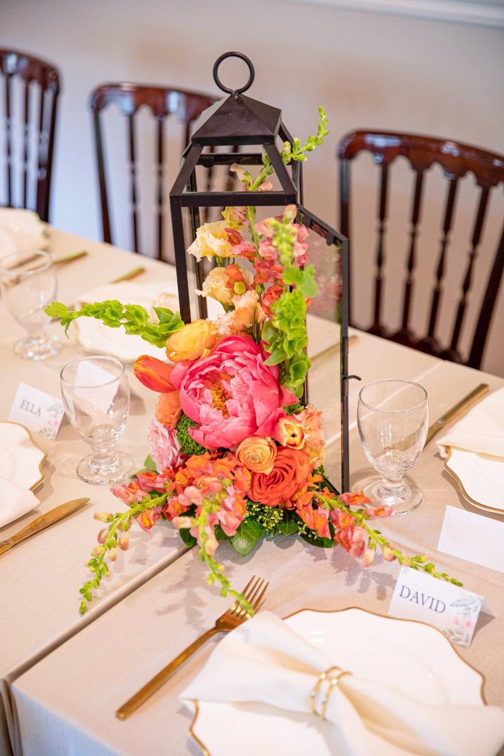 floral-lanterns-spring-centerpieces-ideas