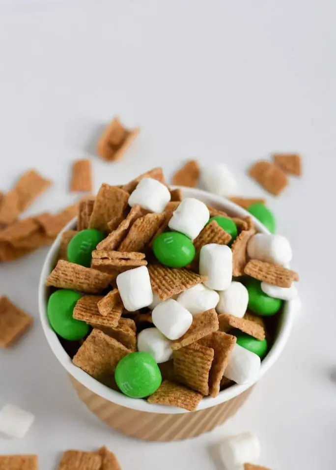 st-patrick's-day-trail-mix