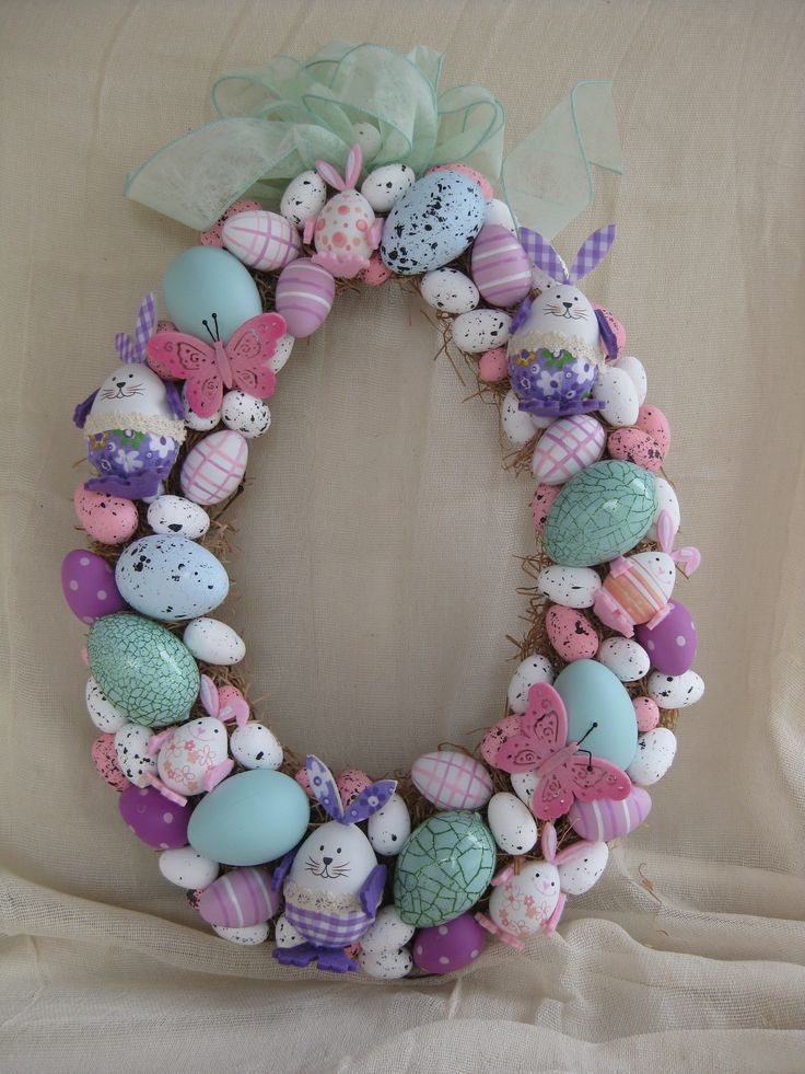 egg-garland-frame