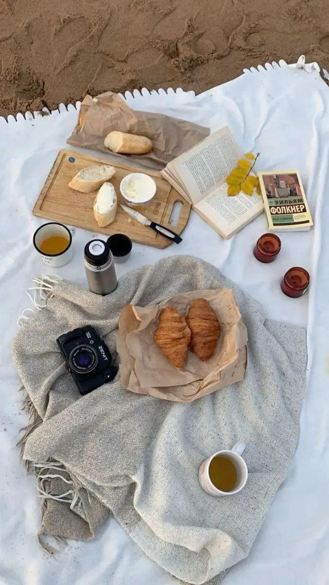 fresh-croissants-spring-picnic-ideas