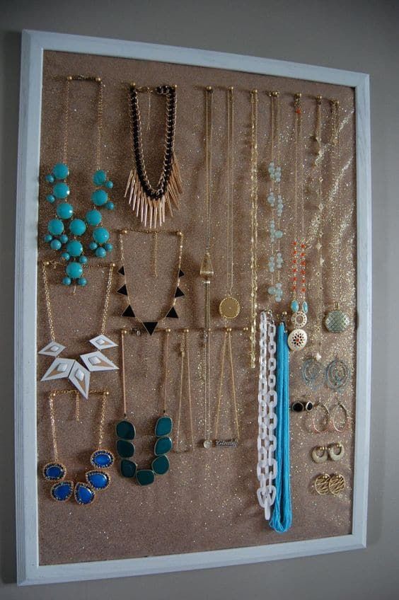 cork-board-jewelry-organizer-diy-organization-ideas