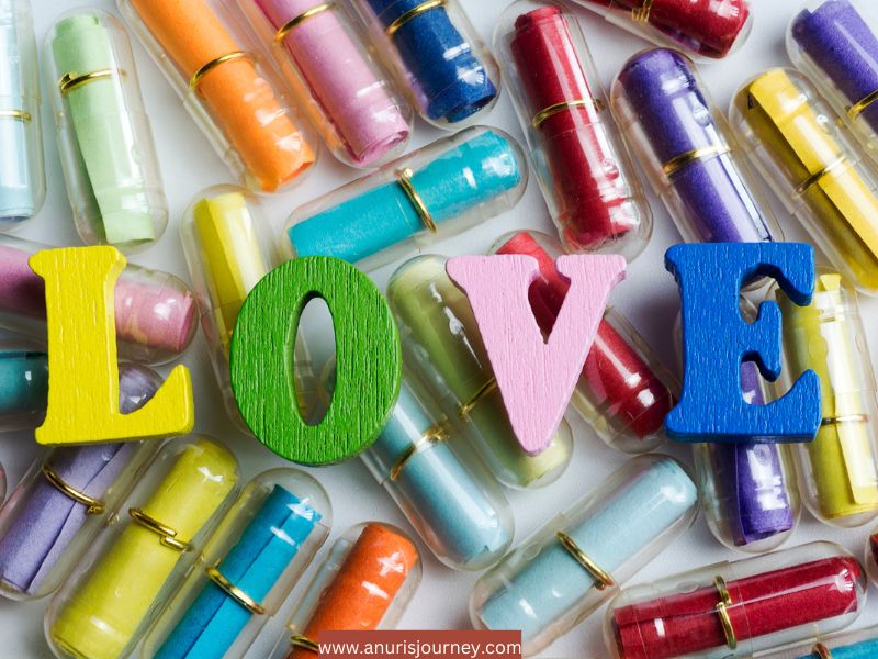 write-love-capsule-as-one-of-the-diy-anniversary-gift-ideas