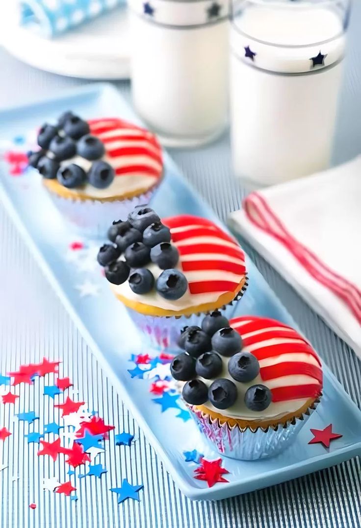 American-Flag-Cupcakes.