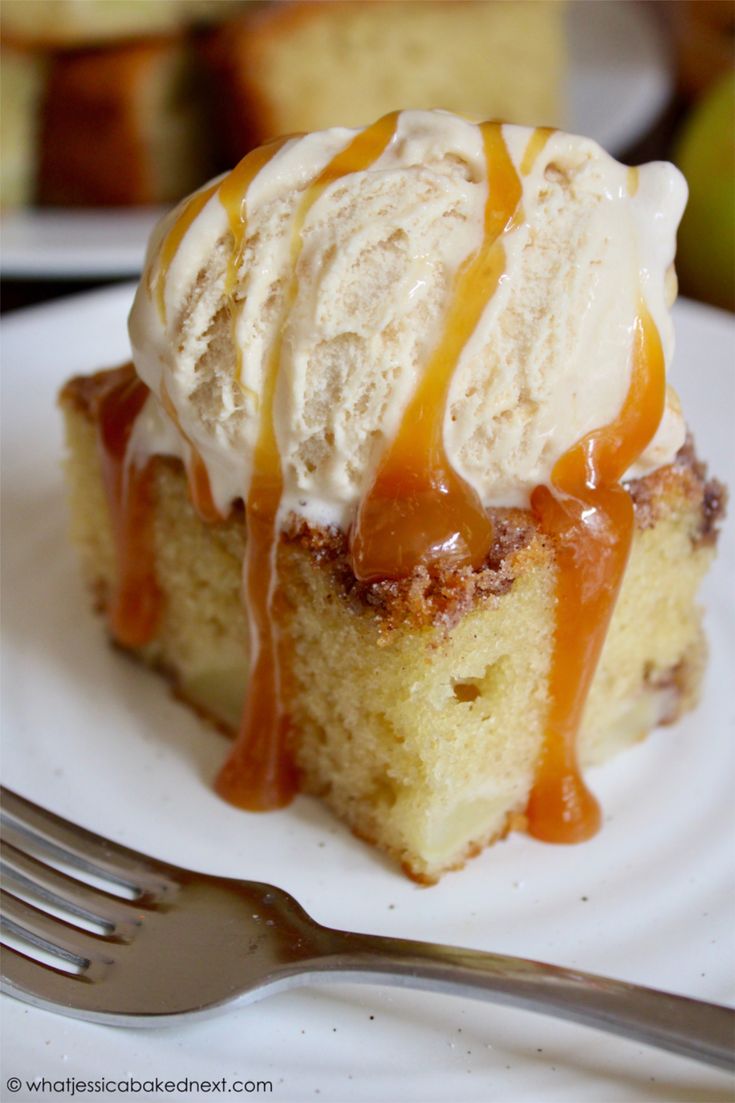 Apple-Cinnamon-Cake.