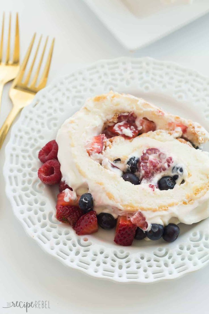 Berry-and-Cream-Cake-Roll.