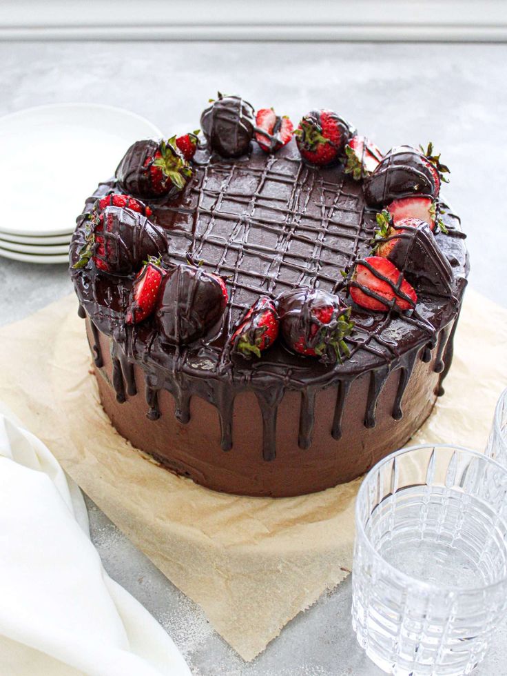 Chocolate-Covered-Strawberry-Cake-as-21-Cool-Fathers-Day-Cake-Ideas-That-Will-Impress-Dad