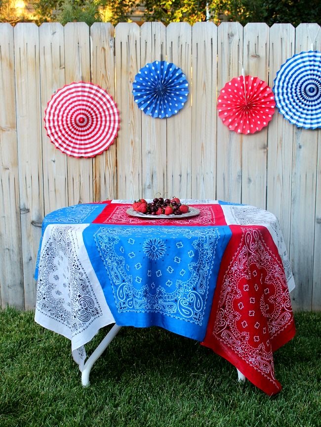  DIY-Bandana-Tablecloth-as-DIY-4th-of-July-Decorations-That-are-Pinterest-worthy