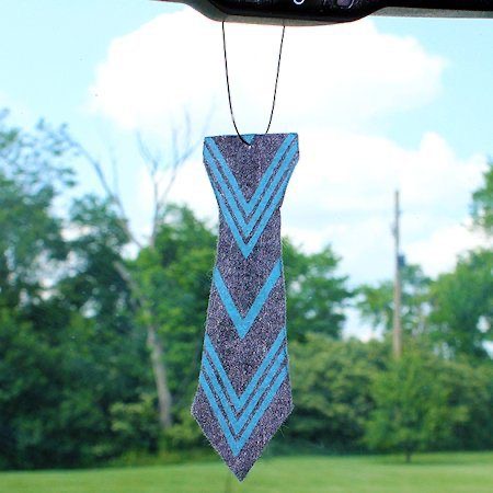 DIY-Car-Air-Freshener-as-25-DIY-Fathers-Day-Gift-Ideas-That-Are-Easy-and-Actually-Useful