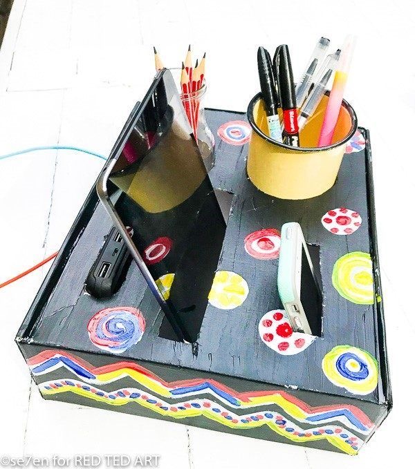 DIY-Desk-Organizer-from-Recycled-Materials