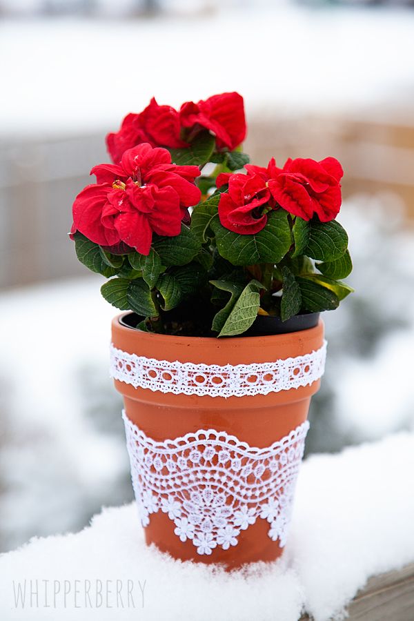 DIY-Lace-Decorated-Flower-Pots