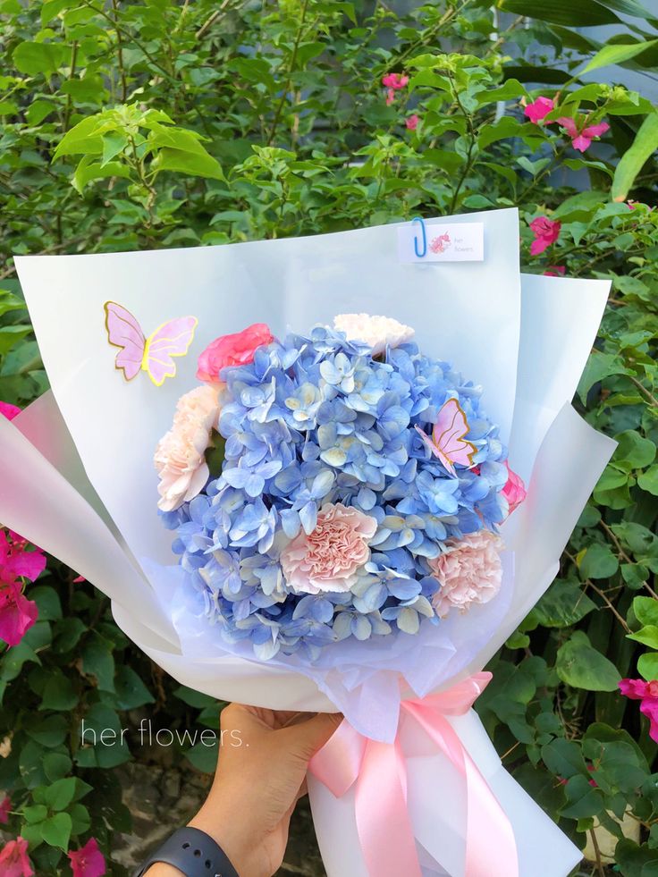 Exquisite-Hydrangea-Bouquet