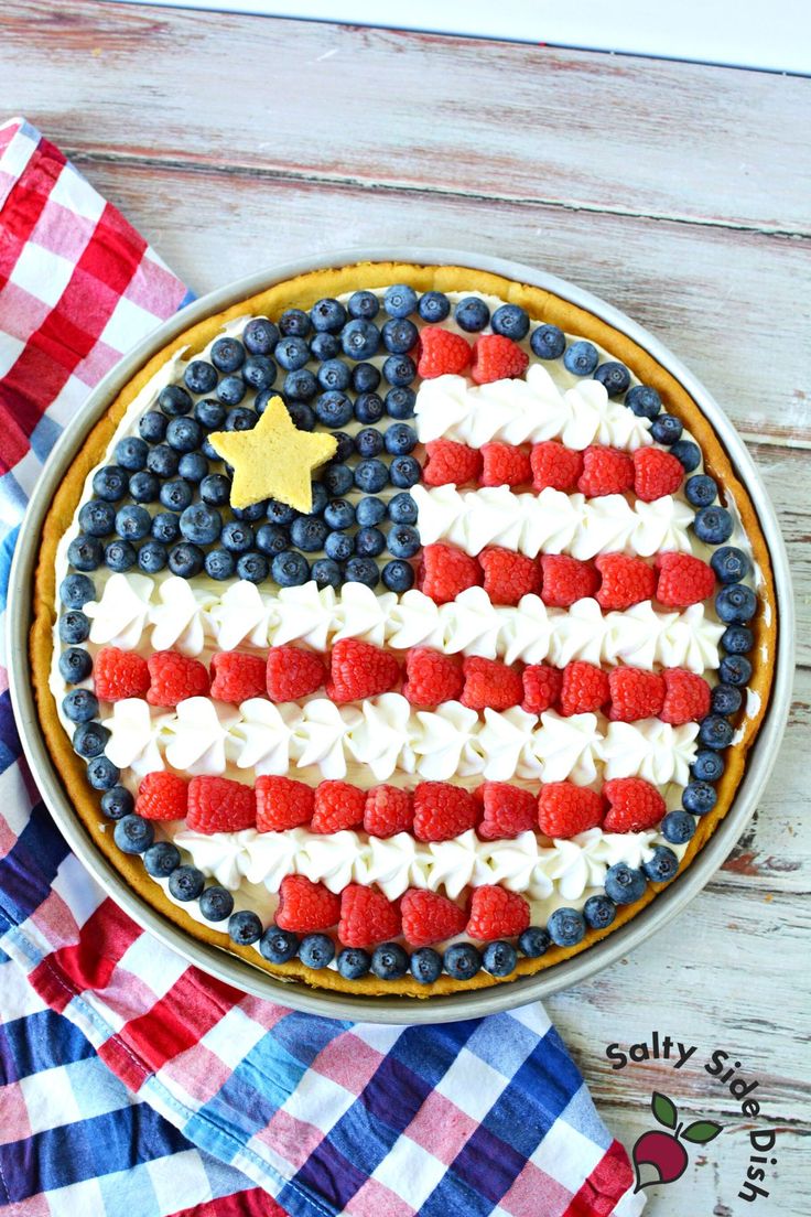 Flag-Fruit-Pizza.-as-37-Patriotic-Desserts-That-Will-Steal-the-Show-This-Independence-Day.