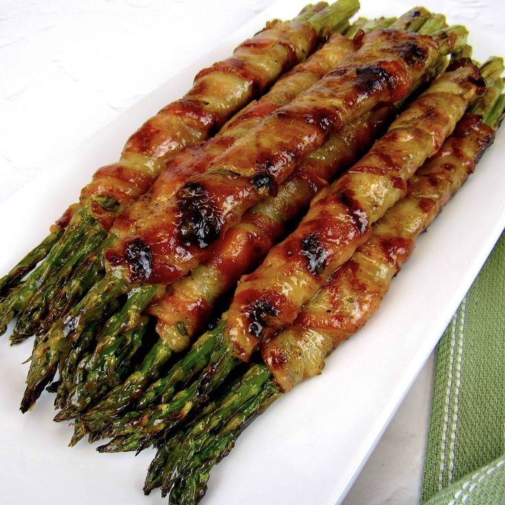 Grilled-Bacon-Wrapped-Asparagus