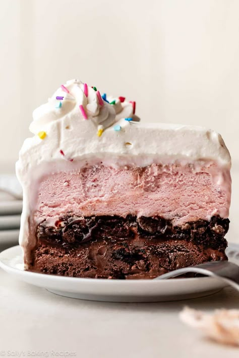 Homemade-Ice-Cream-Cake-as-39-Delicious-Fathers-Day-Dessert-Ideas-That-Will-Satisfy-His-Sweet-Tooth