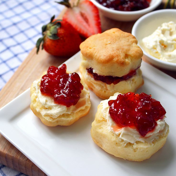 Homemade-Scones-with-Clotted-Cream