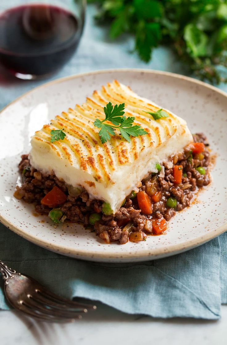 Homemade-Shepherds-Pie-as-35-Irresistible-Fathers-Day-Dinner-Recipes-Hell-Love.