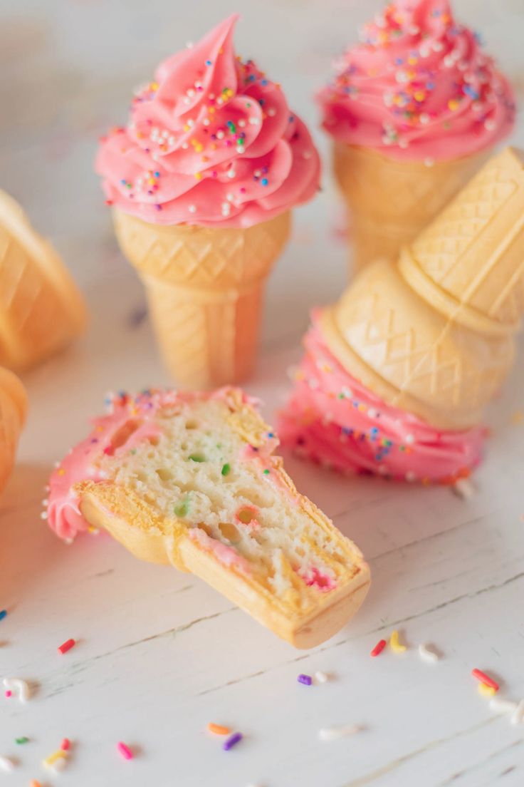 Ice-Cream-Cone-Cupcakes.