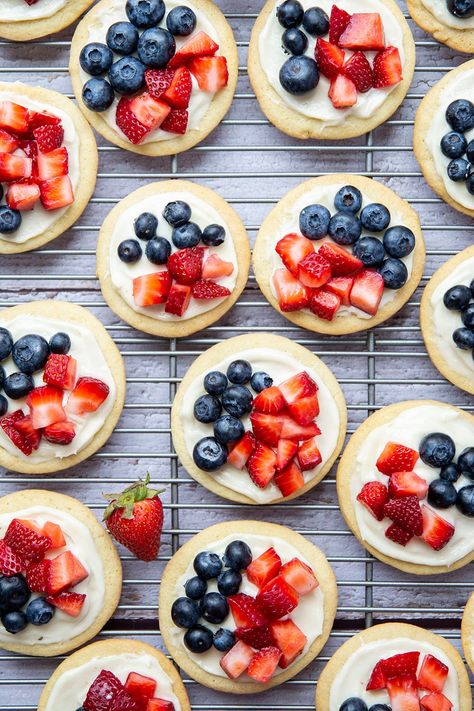 Mini-Fruit-Pizzas-as-39-Easy-4th-of-July-Snacks-That-Are-Perfect-for-Any-Party