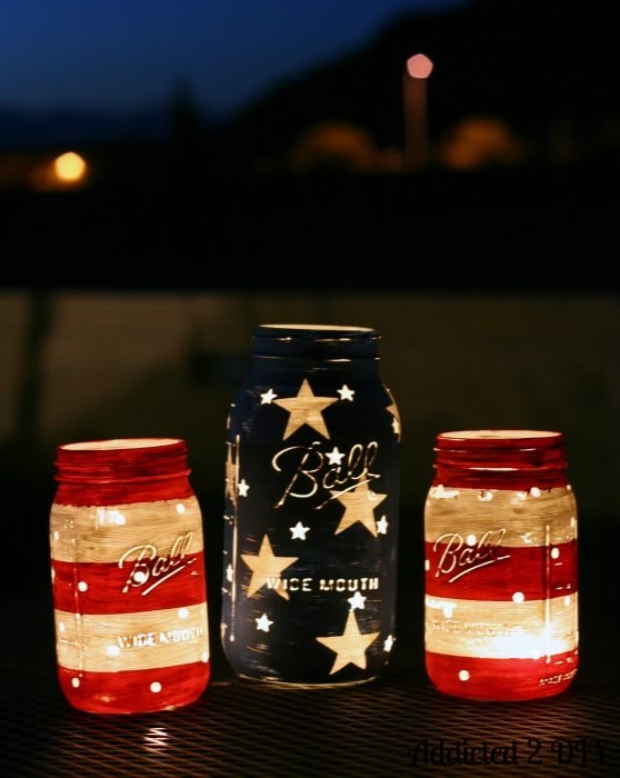 Patriotic-Mason-Jar-Lanterns-as-DIY-4th-of-July-Decorations-That-are-Pinterest-worthy