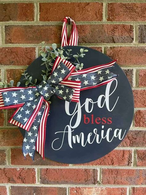 atriotic-Wreath-with-a-Wooden-Sign