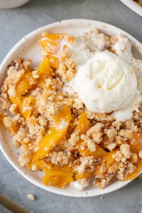 Peach-Cobbler-as-39-Delicious-Fathers-Day-Dessert-Ideas-That-Will-Satisfy-His-Sweet-Tooth