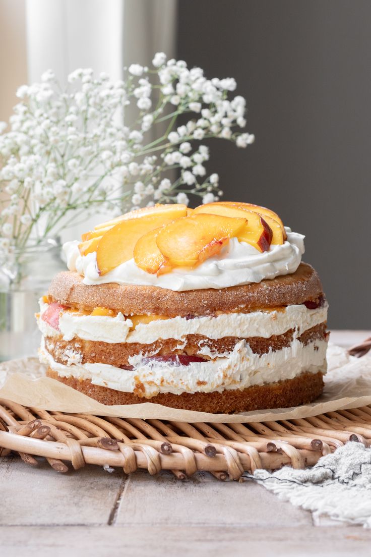 Peaches-and-Cream-Cake-as-25-Pretty-Mothers-Day-Cake-Designs-You-Can-Actually-Recreate