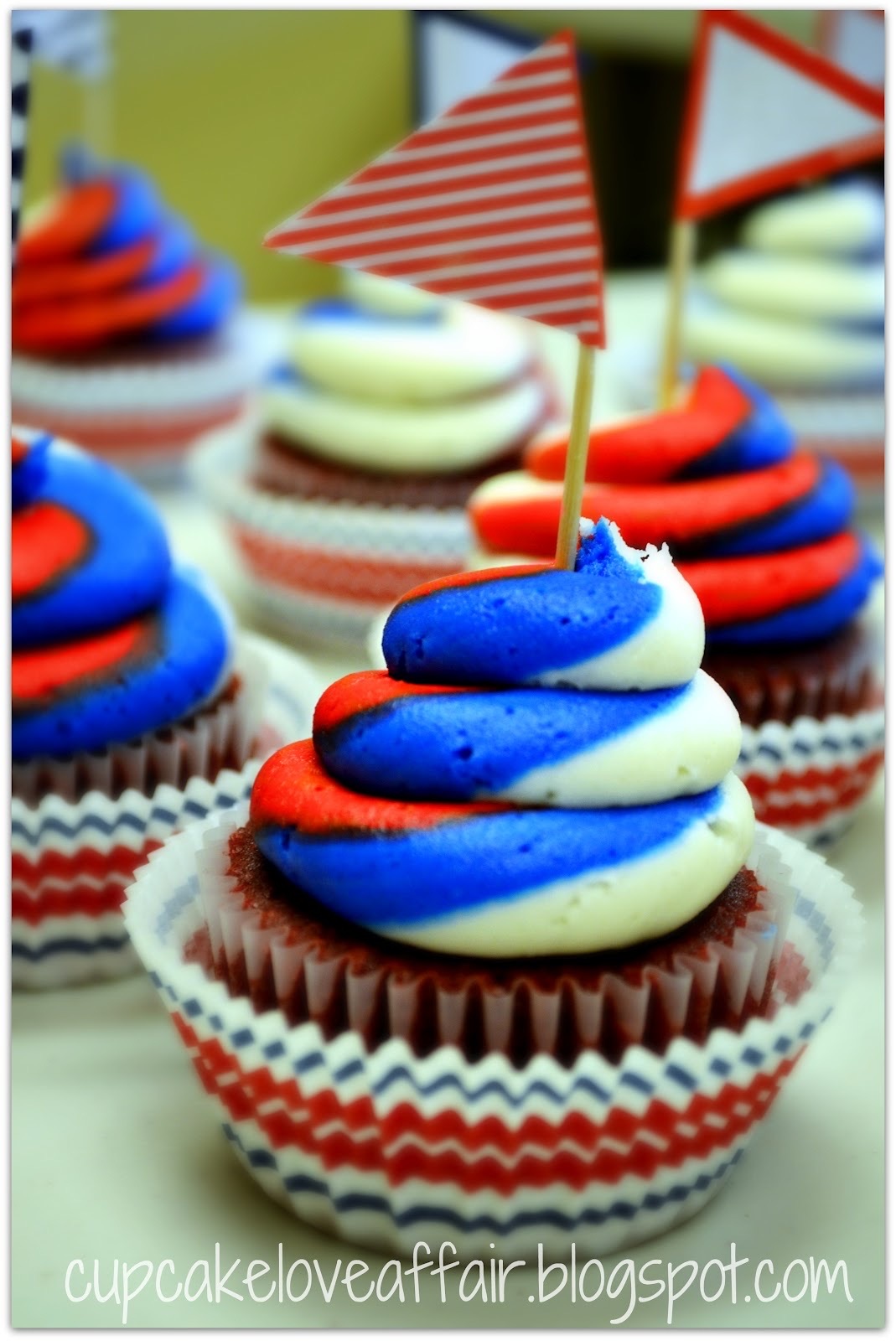 Red-White-and-Blue-Cupcake-Toppers-as-DIY-4th-of-July-Decorations-That-are-Pinterest-worthy