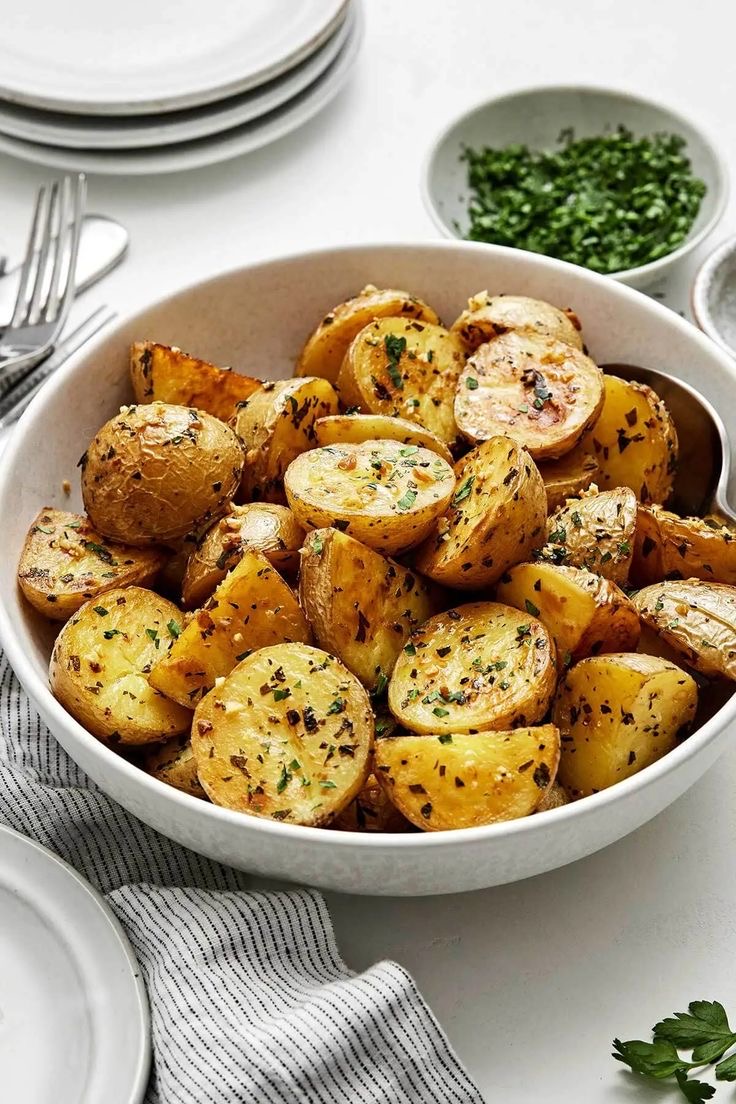  Roasted-Potatoes-with-Garlic-and-Herbs