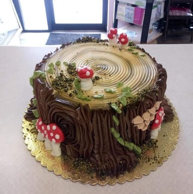 Rustic-Woodland-Cake