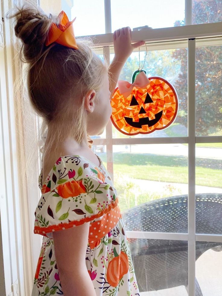 pumpkin-suncatchers-fun-and-creative-fall-crafts