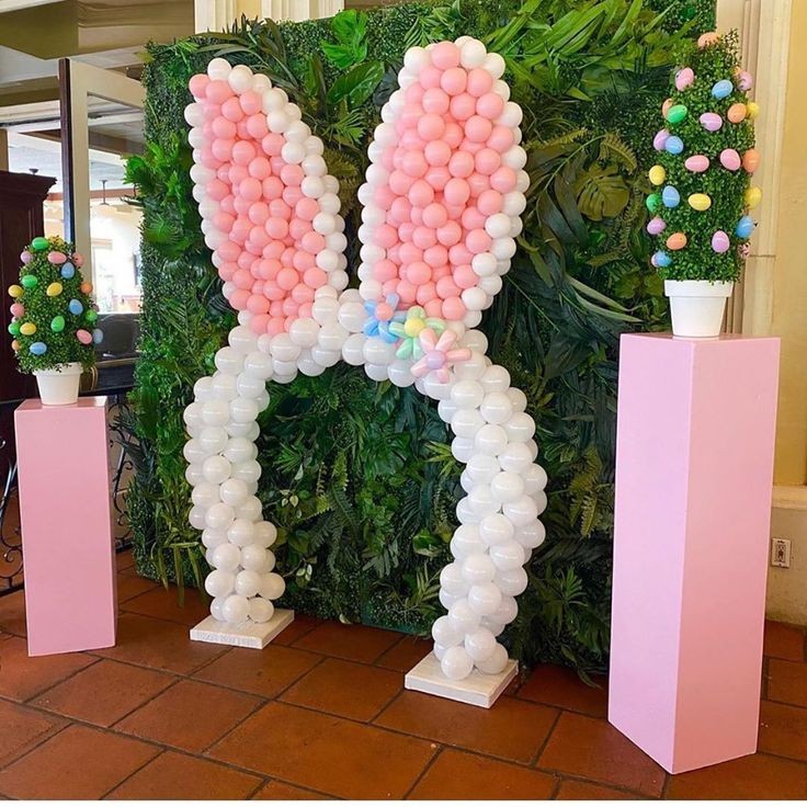 balloon-bunny-ears-easter-door-decoration-ideas