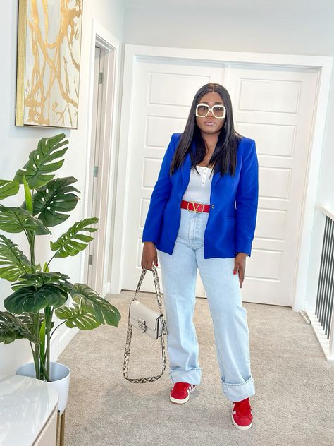 Bold-Blazer.-as-37-Red-White-and-Blue-Outfits-for-a-Stylish-4th-of-July-Celebration