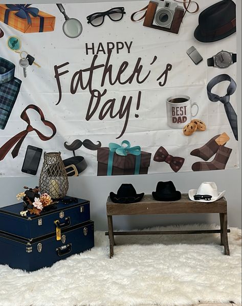 Fathers-Day-Themed-Photo-Booth-as-25-Simple-Yet-Thoughtful-Fathers-Day-Decoration-Ideas