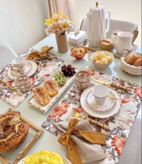 Gourmet-Breakfast-Tablescape