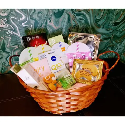 Luxury-Face-Mask-Basket