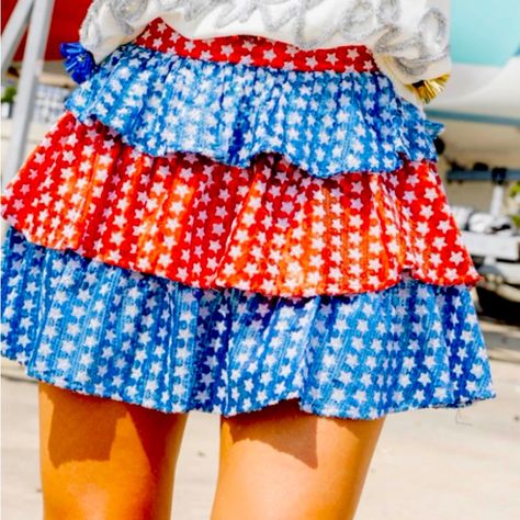 Star-Spangled-Skirt.-as-37-Red-White-and-Blue-Outfits-for-a-Stylish-4th-of-July-Celebration