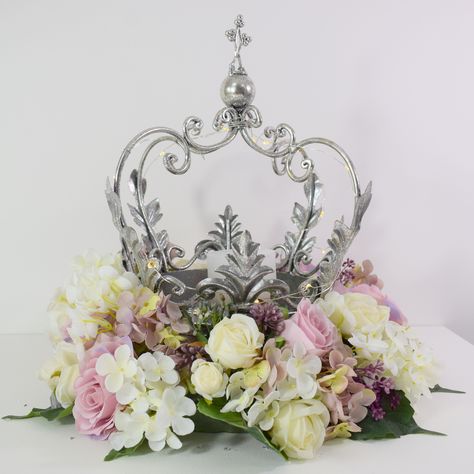 Whimsical-Floral-Crown-Centerpiece0-as-39-Stunning-Mothers-Day-Centerpieces-That-Will-Elevate-Any-Table