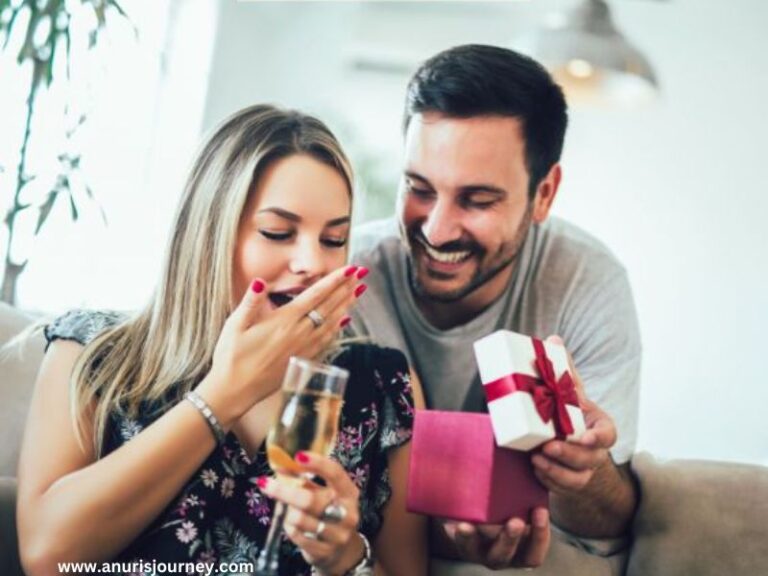 35 BEST ANNIVERSARY GIFTS FOR HER THAT SHE WILL LOVE