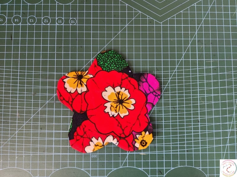 press-and-finish-how-to-make-a-fabric-flower-coaster