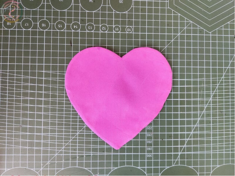trim-and-turn-heart-shaped-fabric-coaster