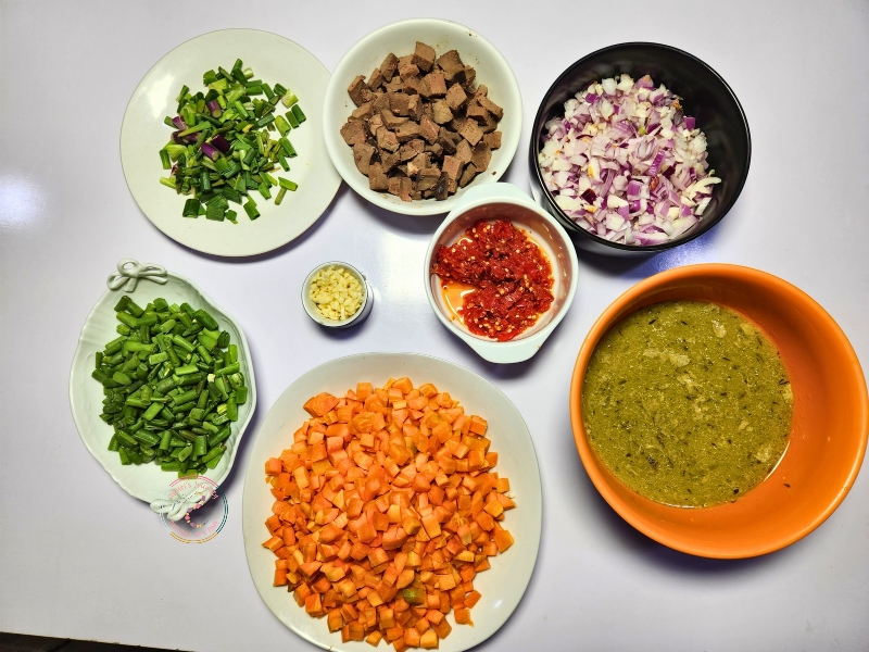 fried-rice-recipe-prepared-ingredients-in-a-plate