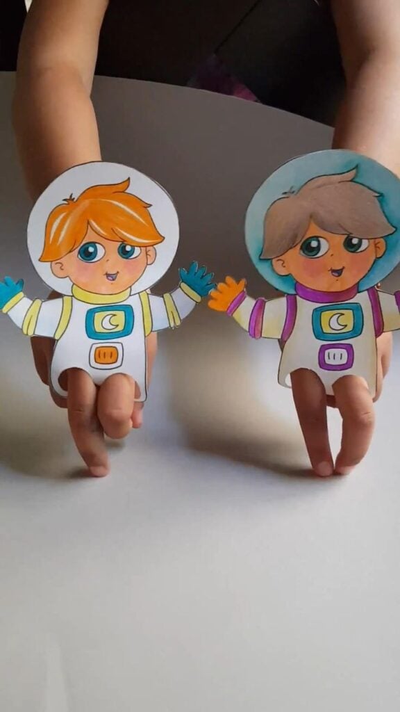  Astronaut Paper Puppet